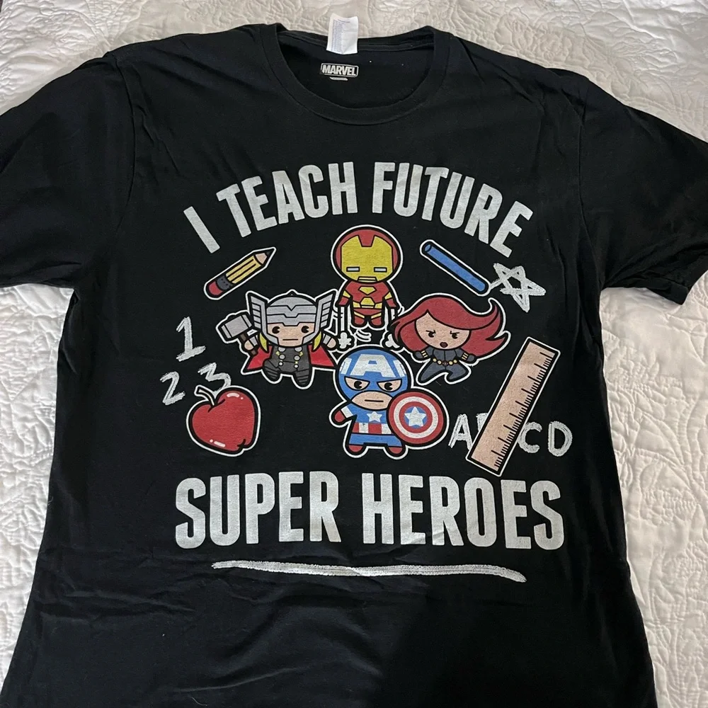 Teacher Marvel Fan T-Shirt - Picture 1 of 4